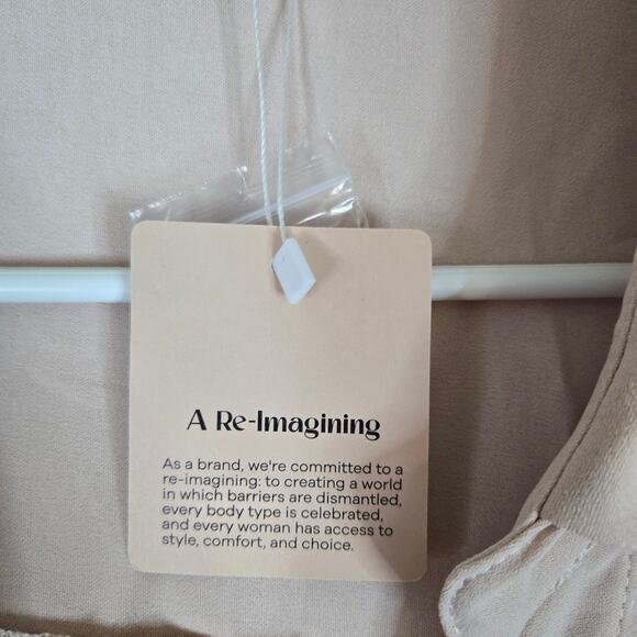 NWT Bloomchic Womens Plus size Blouse Button Up 22/24 3XL Shirt 0819 - Picture 3 of 9